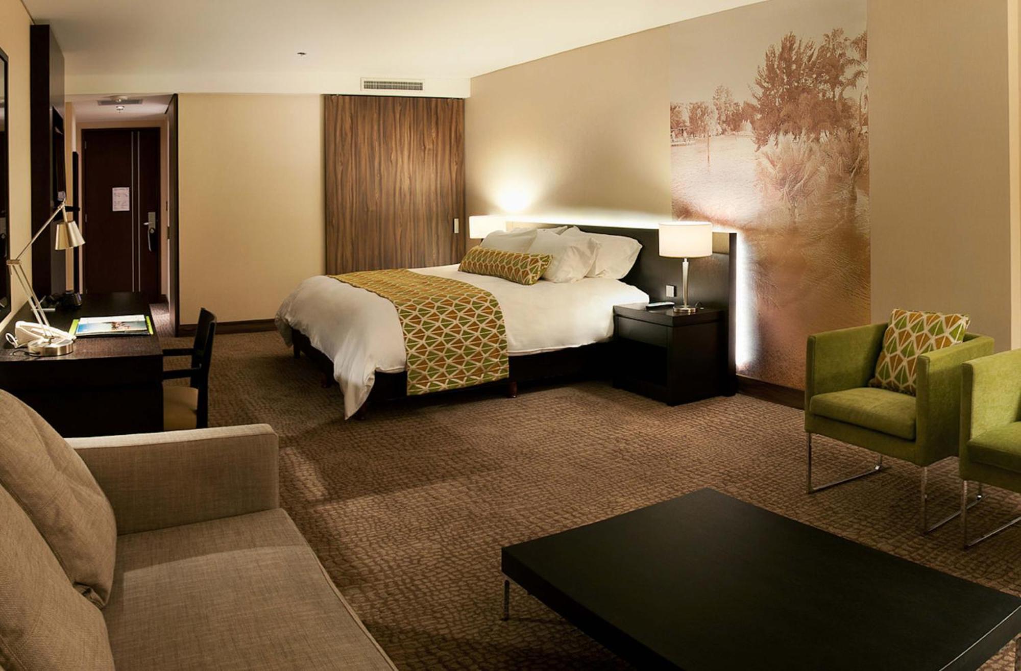 Отель Wyndham Nordelta Tigre - Buenos Aires Экстерьер фото A room at the hotel